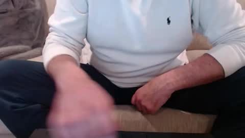 Snapshot of j335129 chatting on March 3, 2026, 5:52 pm James online show from March 3, 2026, 5:52 pm