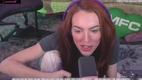 j3nnybligh3 online show from November 22, 2025, 5:50 am