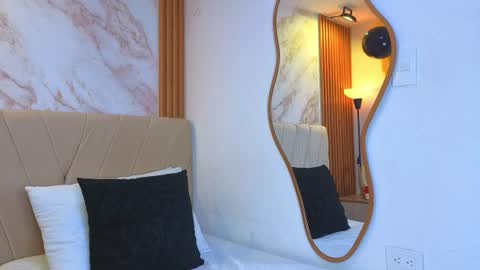 j_belle_ online show from June 14, 2026, 2:24 am