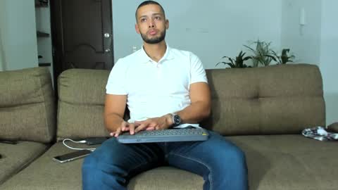 Snapshot of j_calix chatting on January 1, 2025, 1:47 am Calix Independient model Insta and twt Calixsnake online show from January 1, 2025, 1:47 am