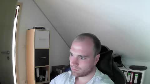 here4y online show from September 30, 2025, 2:11 pm