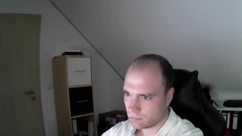 here4y online show from October 12, 2025, 8:57 am