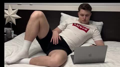 Snapshot of j_lyle_x chatting on February 22, 2026, 7:01 pm j_lyle_x online show from February 22, 2026, 7:01 pm