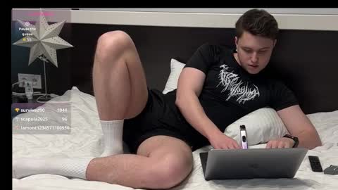 Snapshot of j_lyle_x chatting on February 27, 2026, 6:41 pm j_lyle_x online show from February 27, 2026, 6:41 pm