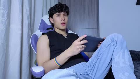 Noah online show from October 8, 2025, 8:17 pm