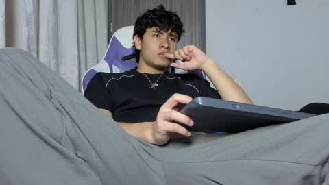 Noah online show from April 12, 2026, 12:37 am