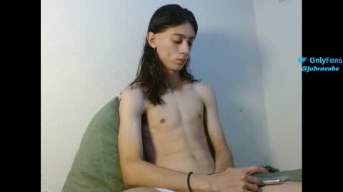 Snapshot of jabravobe chatting on February 11, 2025, 8:42 pm Andrs online show from February 11, 2025, 8:42 pm