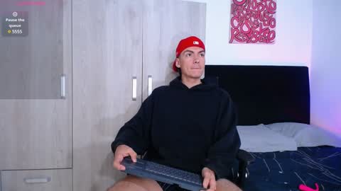 INDEPENDENT MODEL online show from January 25, 2025, 11:13 am