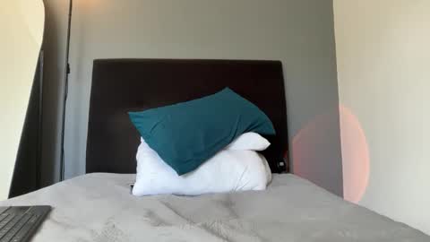 INDEPENDENT MODEL online show from March 14, 2026, 5:51 pm