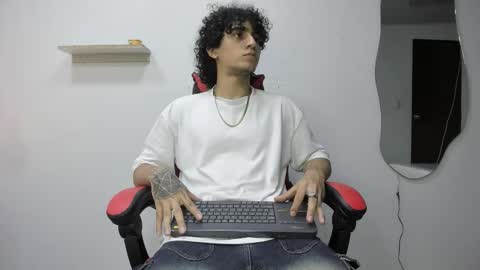 Snapshot of jackestaylor chatting on November 4, 2025, 4:11 am Jackes Taylor online show from November 4, 2025, 4:11 am