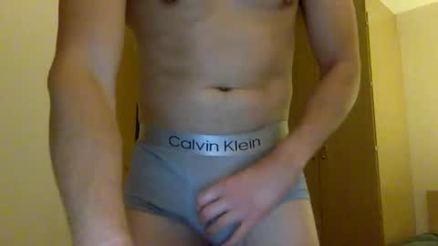 jackt092 online show from May 11, 2026, 9:34 pm