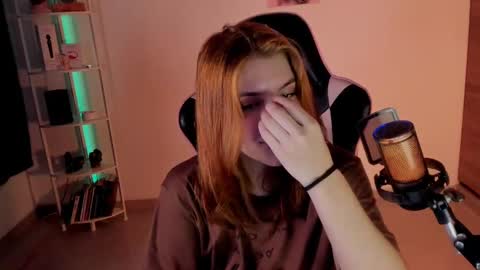 Snapshot of jacky_croft chatting on December 16, 2024, 7:58 am Linda Sofia help me get to 100 thumbs up online show from December 16, 2024, 7:58 am