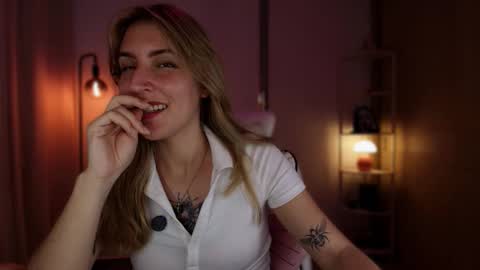 Linda Sofia help me get to 100 thumbs up online show from February 28, 2026, 2:23 am