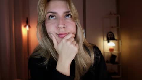 Linda Sofia help me get to 100 thumbs up online show from March 31, 2026, 2:02 am