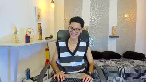 Snapshot of jacob_blackwell chatting on November 19, 2025, 8:20 pm jacob_blackwell online show from November 19, 2025, 8:20 pm