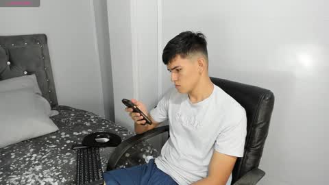 Snapshot of jacobb_lee chatting on December 27, 2024, 7:46 pm Jacob Lee online show from December 27, 2024, 7:46 pm