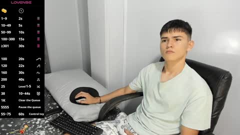 Snapshot of jacobb_lee chatting on December 28, 2024, 6:40 pm Jacob Lee online show from December 28, 2024, 6:40 pm