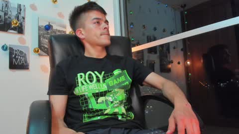 Snapshot of jacobstones_ chatting on December 5, 2024, 12:19 am JACOB STONES online show from December 5, 2024, 12:19 am