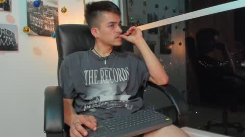 Snapshot of jacobstones_ chatting on December 7, 2024, 1:03 am JACOB STONES online show from December 7, 2024, 1:03 am