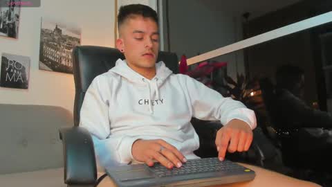 Snapshot of jacobstones_ chatting on February 9, 2025, 6:54 am JACOB STONES online show from February 9, 2025, 6:54 am