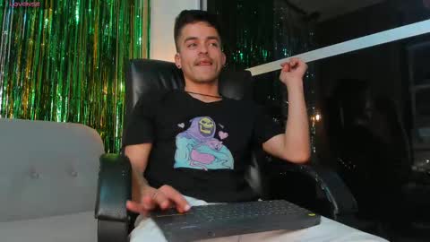 Snapshot of jacobstones_ chatting on March 10, 2025, 6:27 am JACOB STONES online show from March 10, 2025, 6:27 am