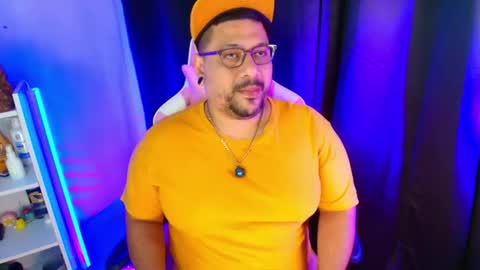 daddy sir master bear online show from November 29, 2025, 11:13 am