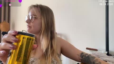 jacywinslat online show from April 6, 2026, 9:43 am