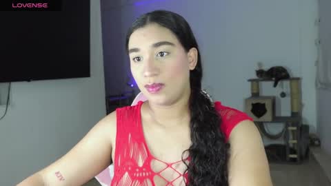 JADDE LUXY online show from May 7, 2026, 5:13 am