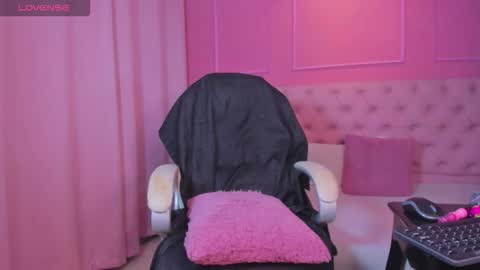 Vanniall online show from February 15, 2026, 8:35 am