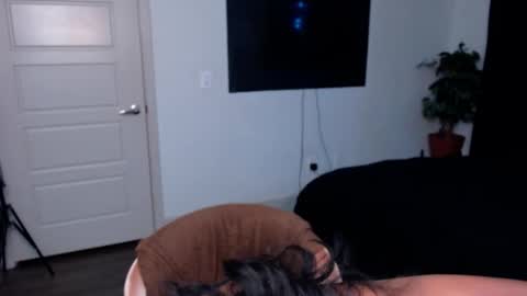 Jade online show from November 26, 2025, 4:35 am