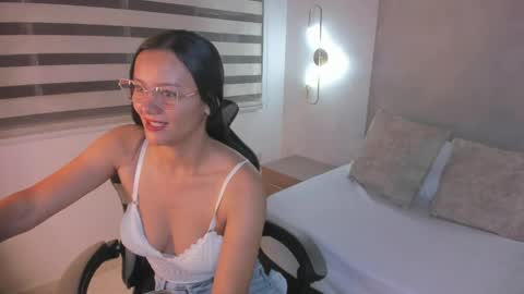 J A D E online show from May 28, 2026, 11:40 am