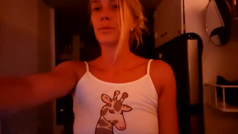 Jade Fex online show from May 17, 2026, 1:47 am