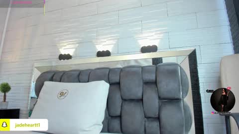  JADE  online show from November 1, 2025, 7:05 pm