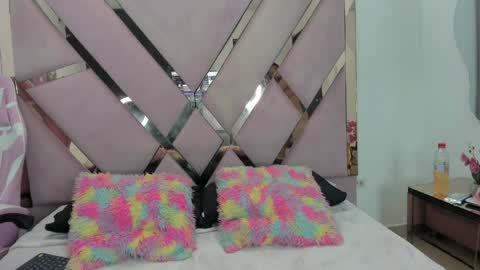 jade_ht online show from April 7, 2026, 12:27 pm