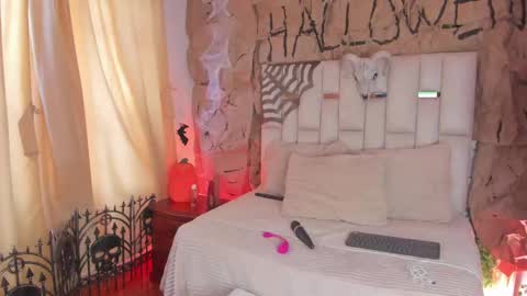 ade online show from October 17, 2025, 2:08 pm