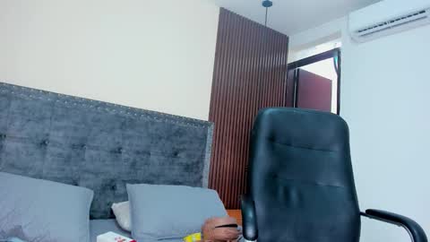 Snapshot of jade_scarllet chatting on February 24, 2026, 1:42 pm karlla scarlet online show from February 24, 2026, 1:42 pm