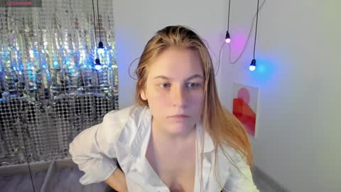 Jade online show from December 22, 2024, 1:33 pm