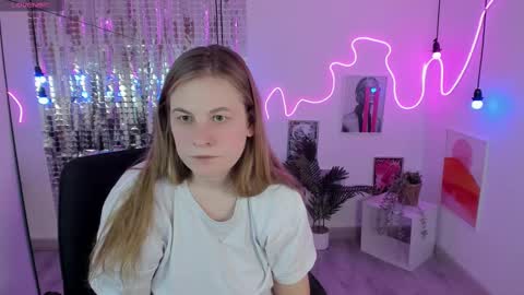 Jade online show from March 9, 2025, 7:48 pm