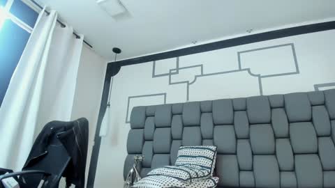 Jade  online show from February 8, 2025, 1:54 pm