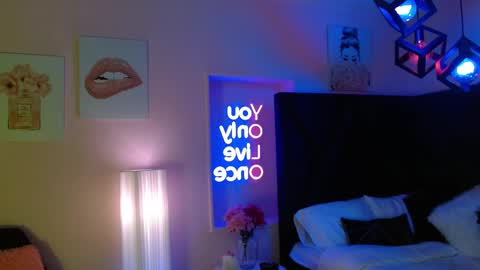 JADE online show from September 12, 2025, 3:50 am