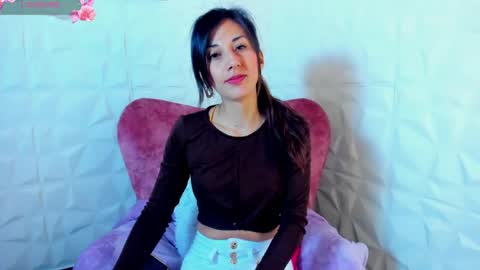 Snapshot of jade_white_ chatting on January 21, 2025, 1:11 pm jade white online show from January 21, 2025, 1:11 pm