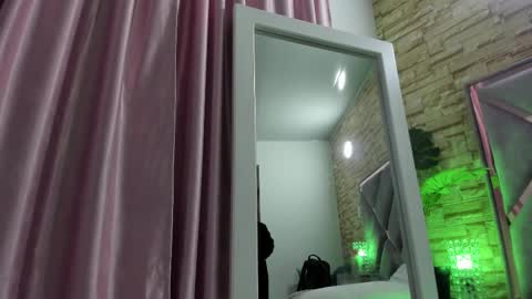 Snapshot of jade_white_ chatting on September 12, 2025, 12:38 pm jade white online show from September 12, 2025, 12:38 pm