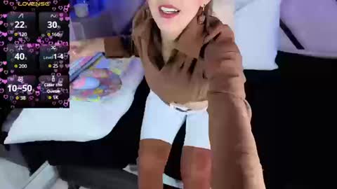 Snapshot of jade_white_ chatting on January 9, 2026, 1:58 pm jade white online show from January 9, 2026, 1:58 pm