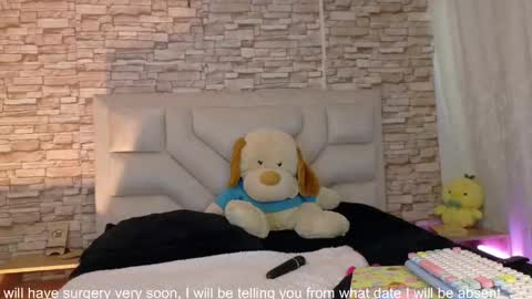 jade white  online show from May 14, 2026, 12:56 pm