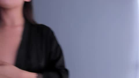 Jade online show from October 7, 2025, 7:44 pm