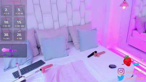 Jade Red  online show from December 24, 2024, 8:38 pm