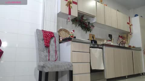 Snapshot of jadeee_11 chatting on November 30, 2025, 9:08 pm Jade online show from November 30, 2025, 9:08 pm