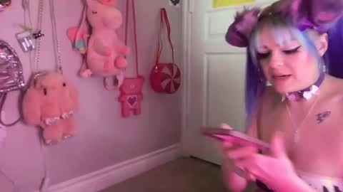 Snapshot of jadeisabel chatting on February 11, 2025, 4:24 pm Jade Isabel online show from February 11, 2025, 4:24 pm