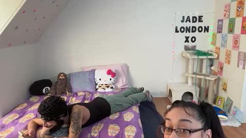 Snapshot of jadelondonxo chatting on February 28, 2025, 8:50 pm Jade online show from February 28, 2025, 8:50 pm