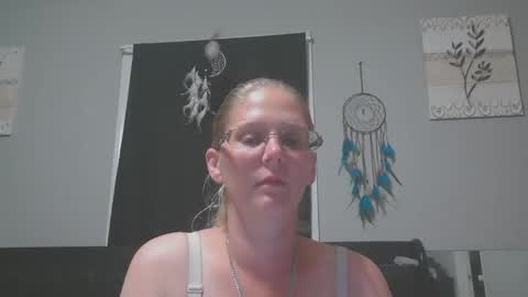 Snapshot of jadeluv chatting on April 21, 2026, 1:42 am JadeLuv online show from April 21, 2026, 1:42 am